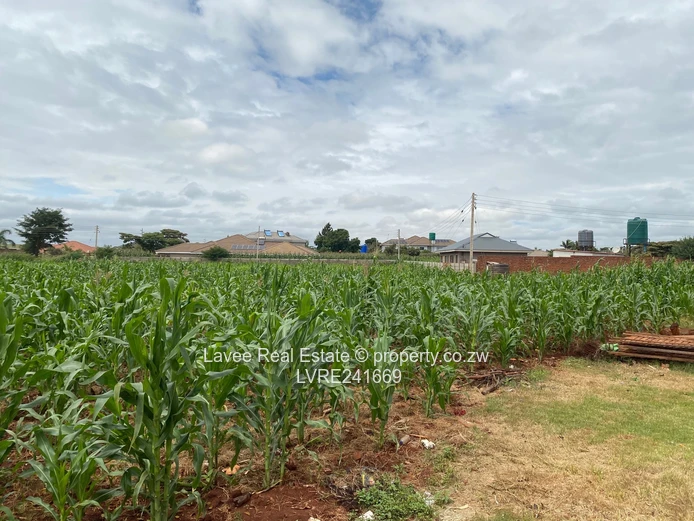 CORNER STAND SITTING ON 2352sqm MOUNT PLEASANT HEIGHTS PRIME LAND