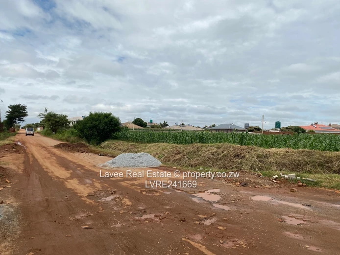 CORNER STAND SITTING ON 2352sqm MOUNT PLEASANT HEIGHTS PRIME LAND