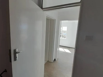 2 Bedroom Flat & Apartment