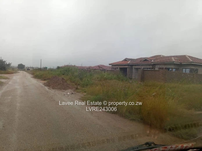 1500m² Corner Stand in Clipsham — Near New Homes (Sole Mandate)