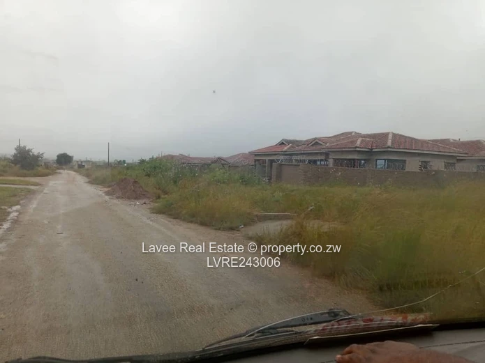 1500m² Corner Stand in Clipsham — Near New Homes (Sole Mandate)