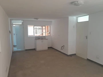 2 Bedroom Flat & Apartment