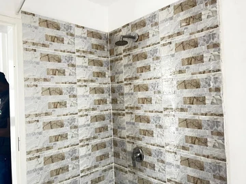 2 Bedroom Flat & Apartment