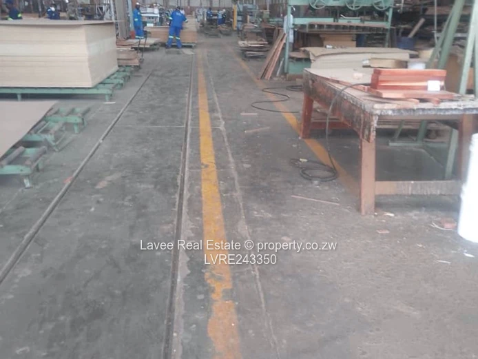 Belmont Red-Brick Warehouse & Factory — 3.8ha, Borehole (Sole Mandate)