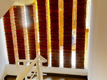 2 Bedroom Flat & Apartment